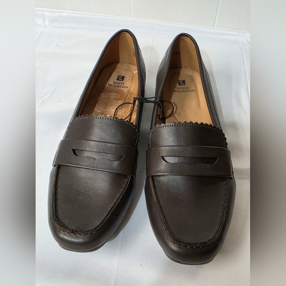 White Mountain Womens Size 10W Brown Slip On Penny Loafers New - Picture 4 of 7